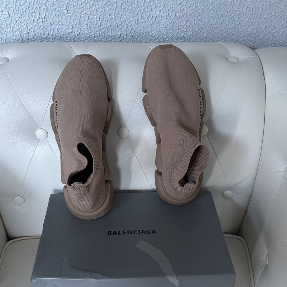 💯 Authentic BALENCIAGA -SPEED 2.0 LT GRAFFITI  RECYCLED KNIT/SOLE BEIGE SNEAKERS - Picture 10 of 17